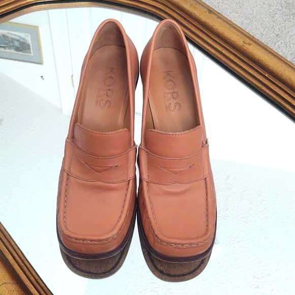 KORS Michael Kors Shoes - *FINAL SALE* EUC KORS Loafers Size 10